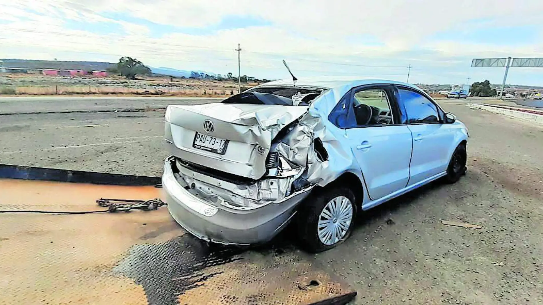 SJR POLI EL AUTO QUEDO DESTROZADO_CMYK